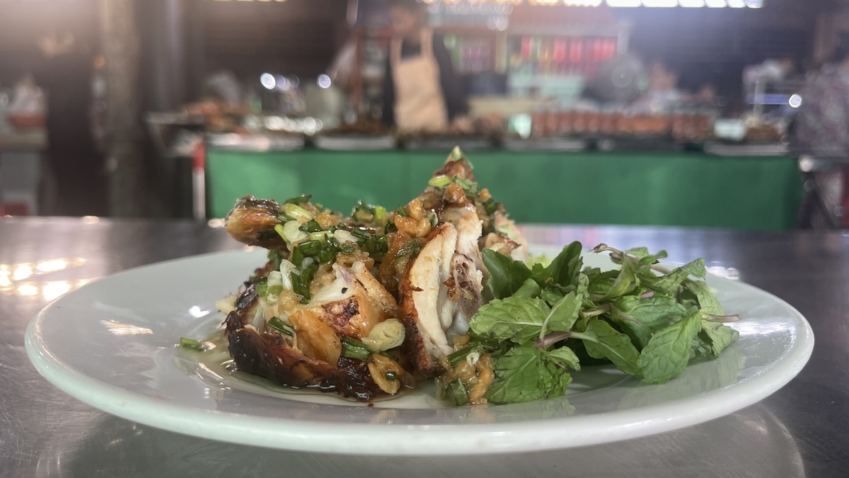 Phnom Penh food guide for breakfast, lunch, and dinner.